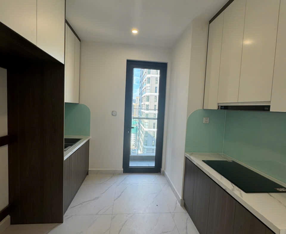 cho thuê Be 2pn2wc bếp rèm tại vinhomes grand park